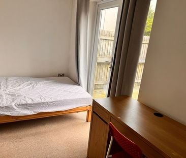 4 Bed Semi-Detached House, Home Leas Close, BS16 - Photo 3