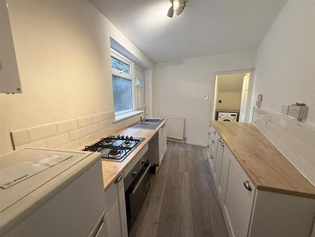 2 bedroom flat to rent - Photo 4