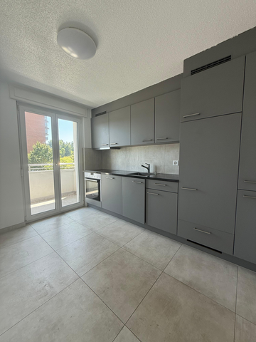 Moderne 4.5-Zimmerwohnung im 2. Stock mit zwei Balkonen - Photo 5