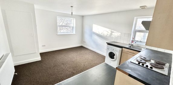 Alhambra Road - Photo 2