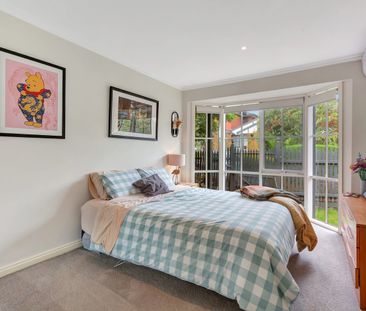 Character-Filled Home in the Heart of Essendon - Photo 6