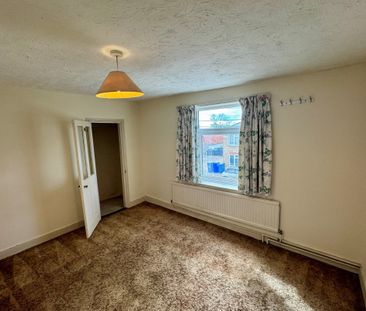 High Street - Photo 4