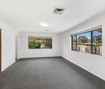 LAKESIDE SUBURB OF CAREY BAY - Photo 2