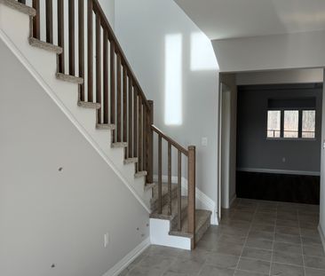 For Lease - 11 Willson Drive, Thorold, Ontario - Photo 2