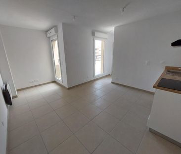 location Appartement T2 DE 32.96m² À NIMES - Photo 1