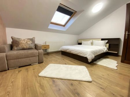 Apartament de inchiriat, 3 camere Centru Alte proprietati in zona Centru - Photo 3