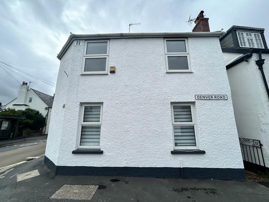 2 bedroom end of terrace house to rent - Photo 1