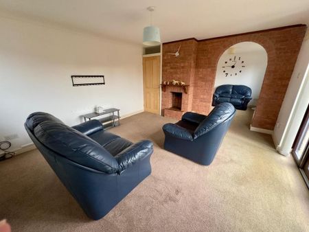 3 bedroom bungalow to rent - Photo 3