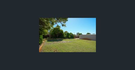 Gorgeous Family Home with A/C, Multiple Living Areas, Huge Workshop & More! - Photo 3