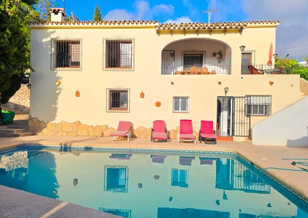 SPACIOUS VILLA FOR RENT FOR LONG TERM INCLUDING SUMMER