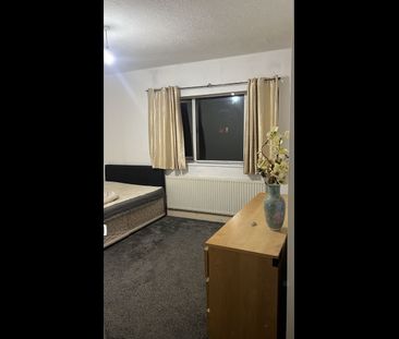 Room in a Shared House, Garton View, LS9 - Photo 2
