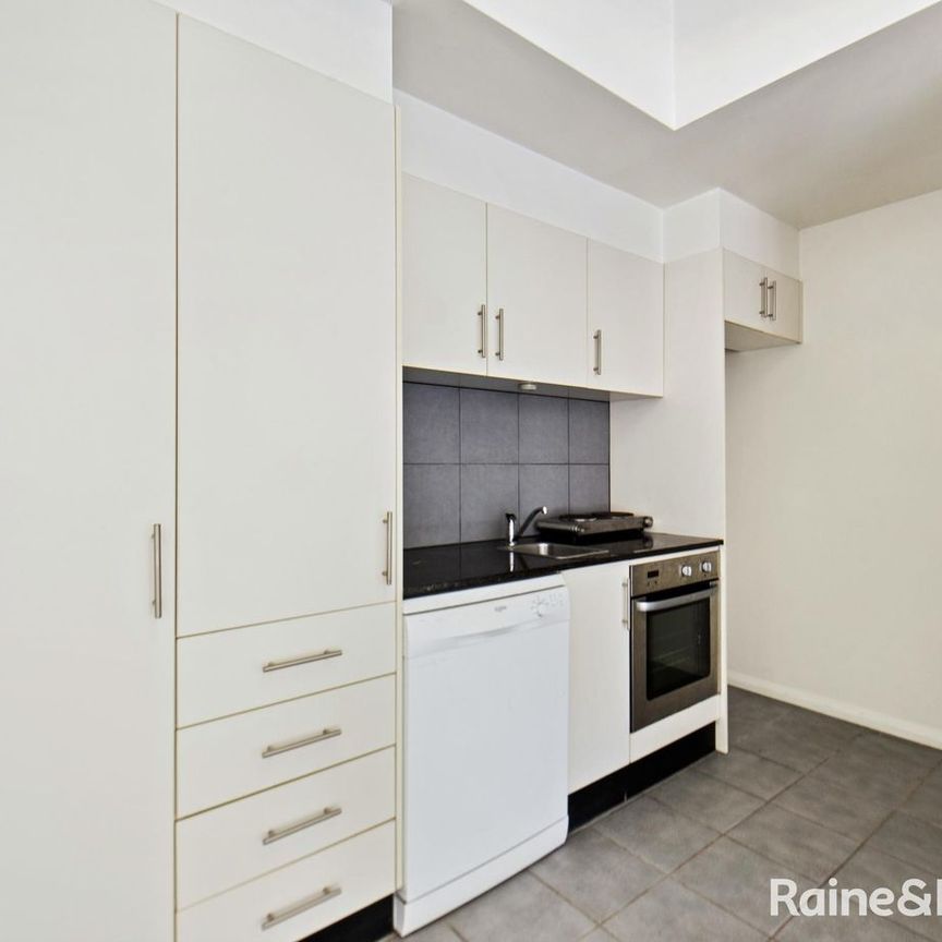 Open Plan Studio Apartment Plus Parking - Photo 1