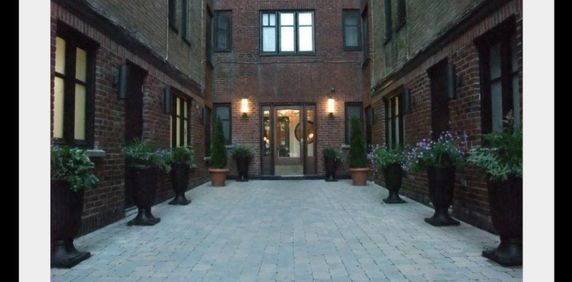 MOIS GRATUIT! - RENOVE Beau 3 1/2 au propre, lumineux, - MONTH FREE ! Beautiful, RENOVATED, clean, huge 3 1/2 , bright, art deco apt (Montreal) - Photo 2