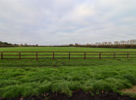 Great Fen Road, Soham, Ely - Photo 3