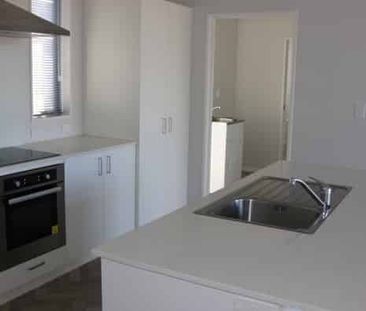 Spacious 4-Bedroom Home for Rent – Prime Feilding Location - Photo 1