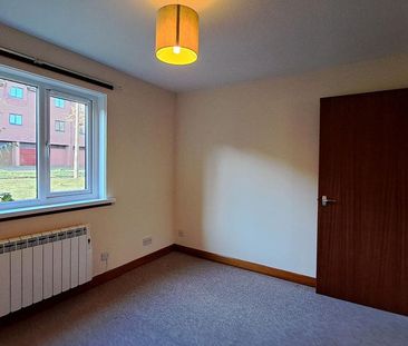 2 bedroom ground floor flat to rent - Photo 3