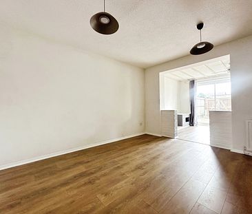 3 bedroom end of terrace house to rent - Photo 6