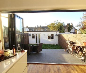 3 bedroom terraced house to rent - Photo 6