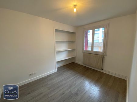 Location Appartement 4 pièces 64m² VILLEFRANCHE SUR SAONE 69400 - Photo 2