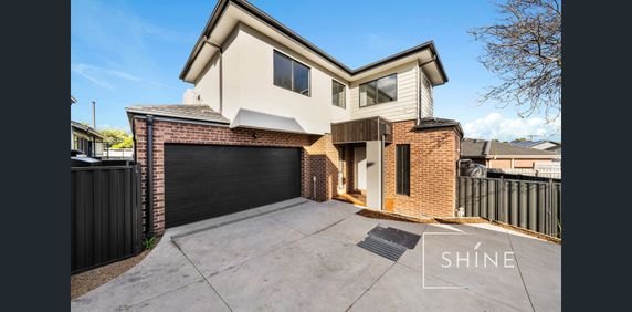 Luxury Townhouse - Photo 2