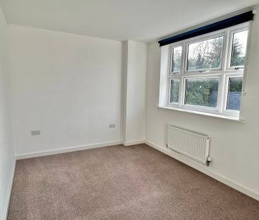 3 bedroom Three Bedroom House to rent - Photo 4