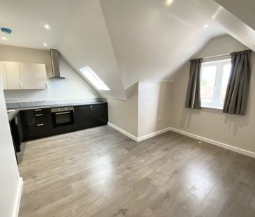 Danelaw Court, Hinckley, LE10 - Photo 2
