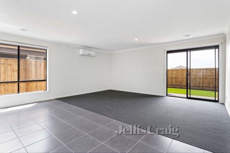 7 Anglers Avenue, Point Cook - Photo 5