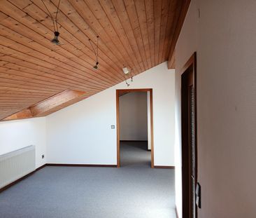 Aidlingen: 3-Zimmer-Dachgeschosswohnung in ruhiger Lage - Photo 3