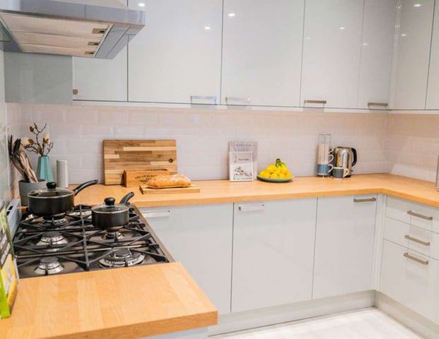 Micklefield Road Room 5 - Photo 1