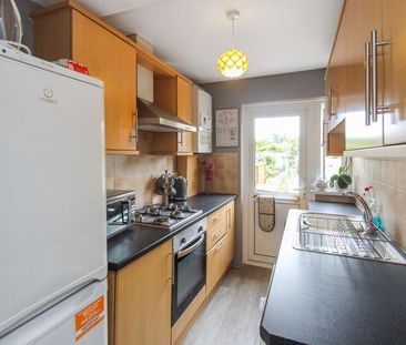 3 bedroom terraced house to rent - Photo 6