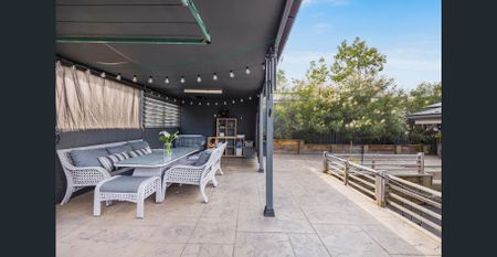 Modern Family Living with Multiple Entertaining Spaces - Photo 3