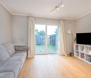 Somerset Close, Hersham, Walton-on-thames, Surrey, KT12 - Photo 4