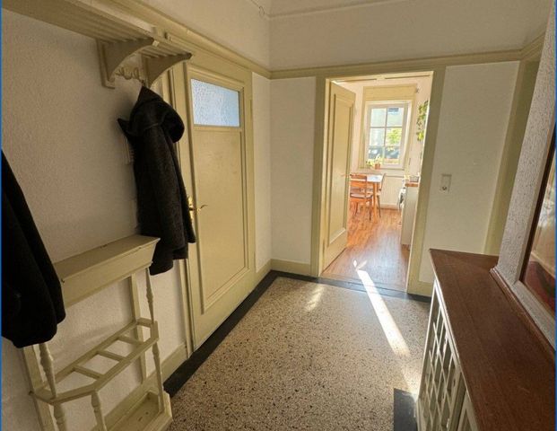 Radolfzell-Mettnau, geräumige 2,5 Zi.-Villa Wohnung im EG eines 3 Familienhauses mit Seesicht! - Photo 1