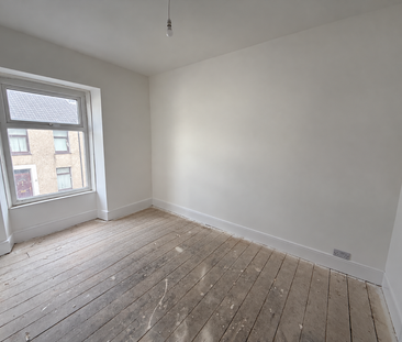 4 bedroom terraced house to rent - Photo 3