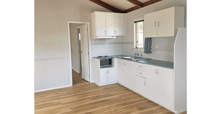 Tidy 1-Bedroom Home in Secure Over 50s Community – Waterfront Living in Leopold - Photo 2