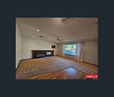 Charming Family Home in Beckenham - Photo 3
