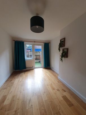 1 Bed Flat, London, E2 - Photo 1