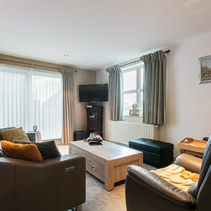 Ruim 3 slaapkamer appartement met terras in Wortel - Foto 1