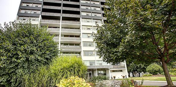 North Shore Towers - Photo 3