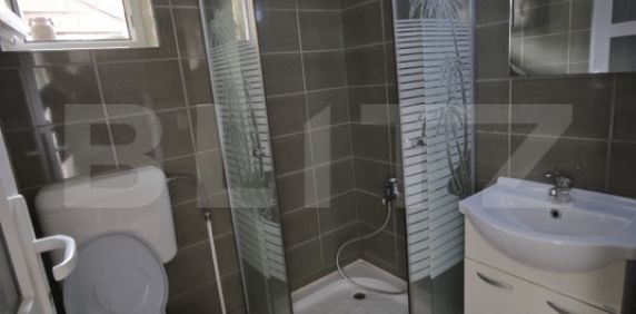 Garsonieră de închiriat la curte – zonă foarte accesibi - Photo 2