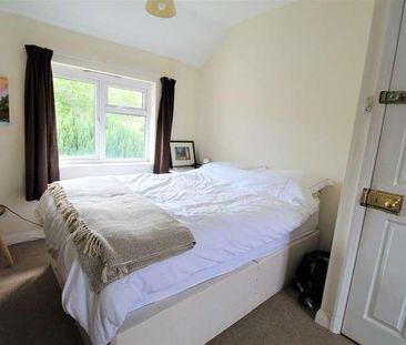 Bond Street, Englefield Green, TW20 - Photo 4