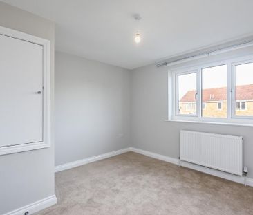 2 bedroom semi-detached house to rent - Photo 3