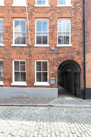 High Street - Photo 2