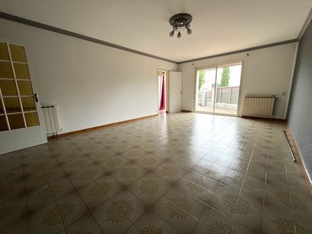 Location Appartement 3 pièces 101m² - Photo 2