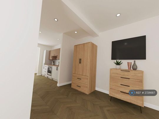 1 bedroom in a house share to rent - Photo 1