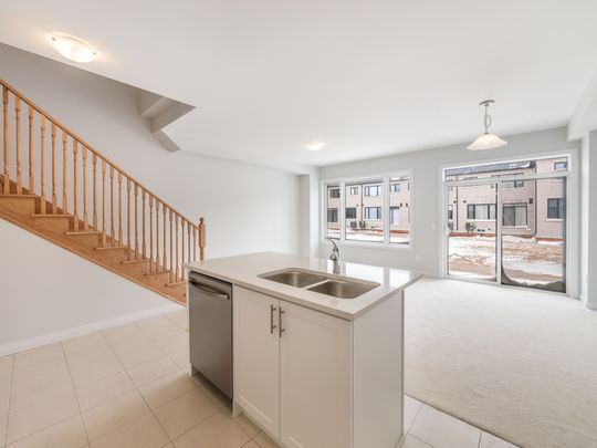 For Lease - 22 Keenan Drive, Kawartha Lakes, Ontario - Photo 1