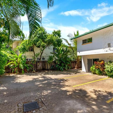 Ground Floor Unit in Small Complex - Photo 2