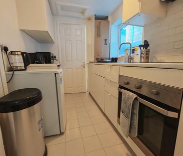 Studio Flat, Stanshawe Road, RG1 - Photo 3