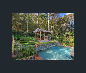 Three Bedroom Brick House with a Pool - Photo 5