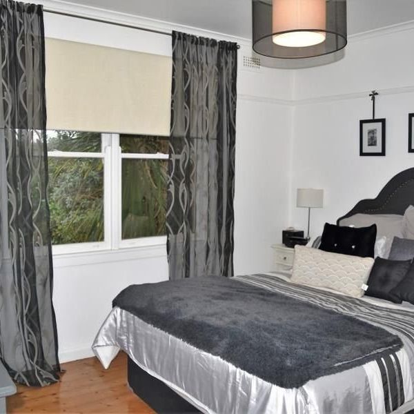 2 Collins Street, Heidelberg Heights - Photo 1
